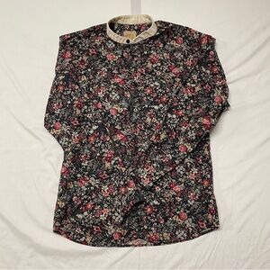 Western style women’s medium long sleeved button down